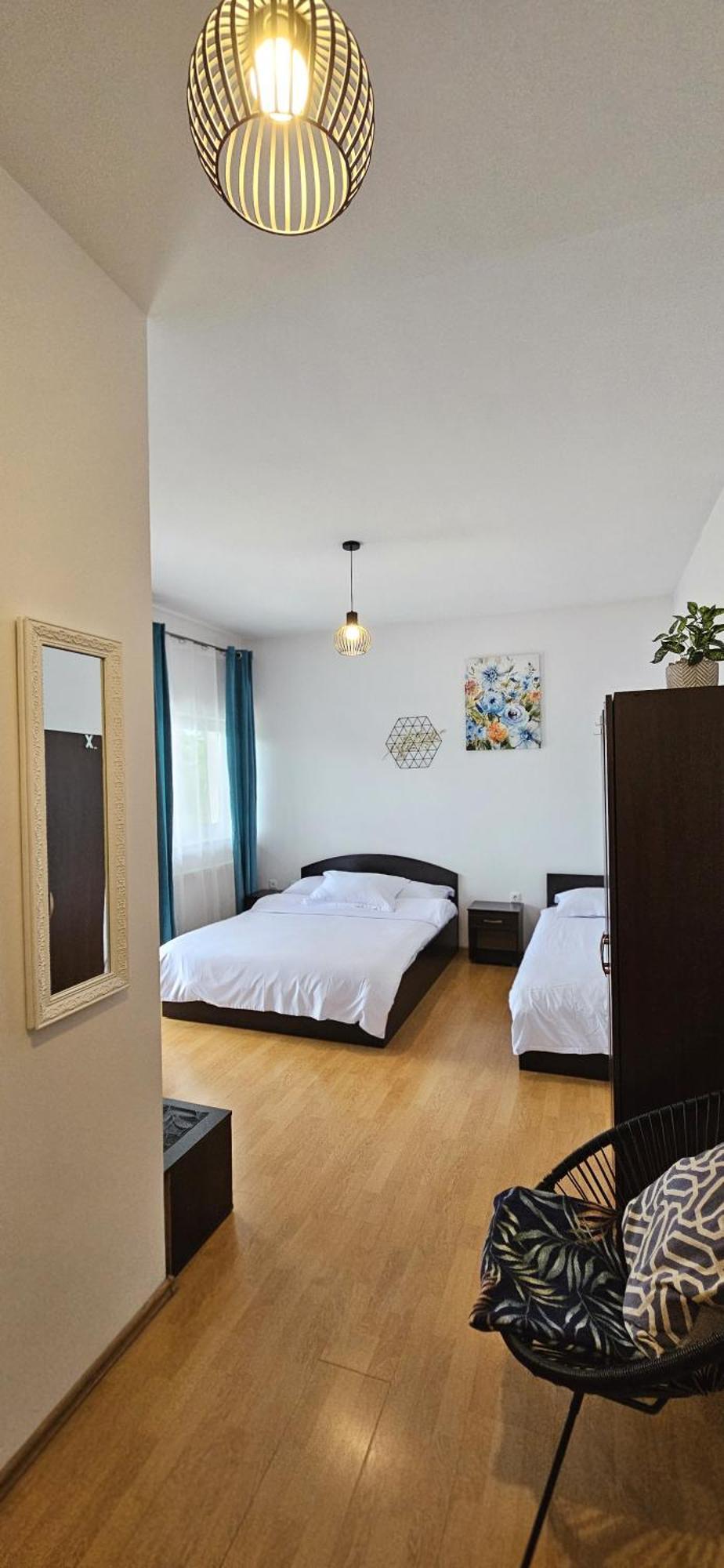 Hillside Hotell Oradea Exteriör bild